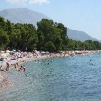 Drama na plaži u Baru: Srpski državljanin se umalo utopio, konobari ga izvukli iz vode!