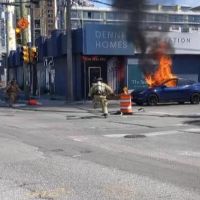 VIDEO – Teslin Model Y se zapalio tokom vožnje, vozač se jedva spasio