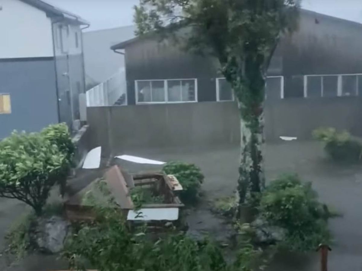 VIDEO- Snažan tajfun pogodio Japan, evakuisano dva miliona ljudi
