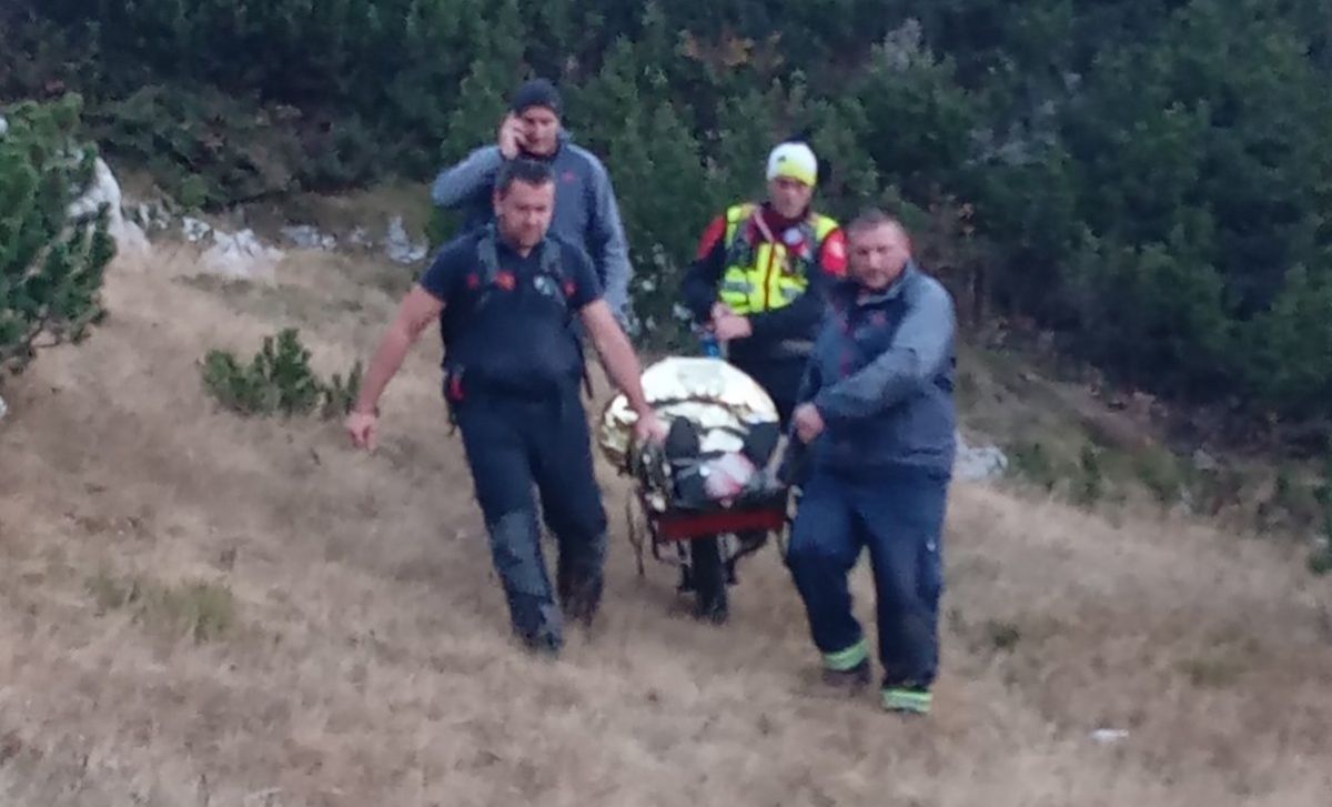 Uspješna akcija na Durmitoru: Spašen pastir kog je bik udario i odbacio 10 metara