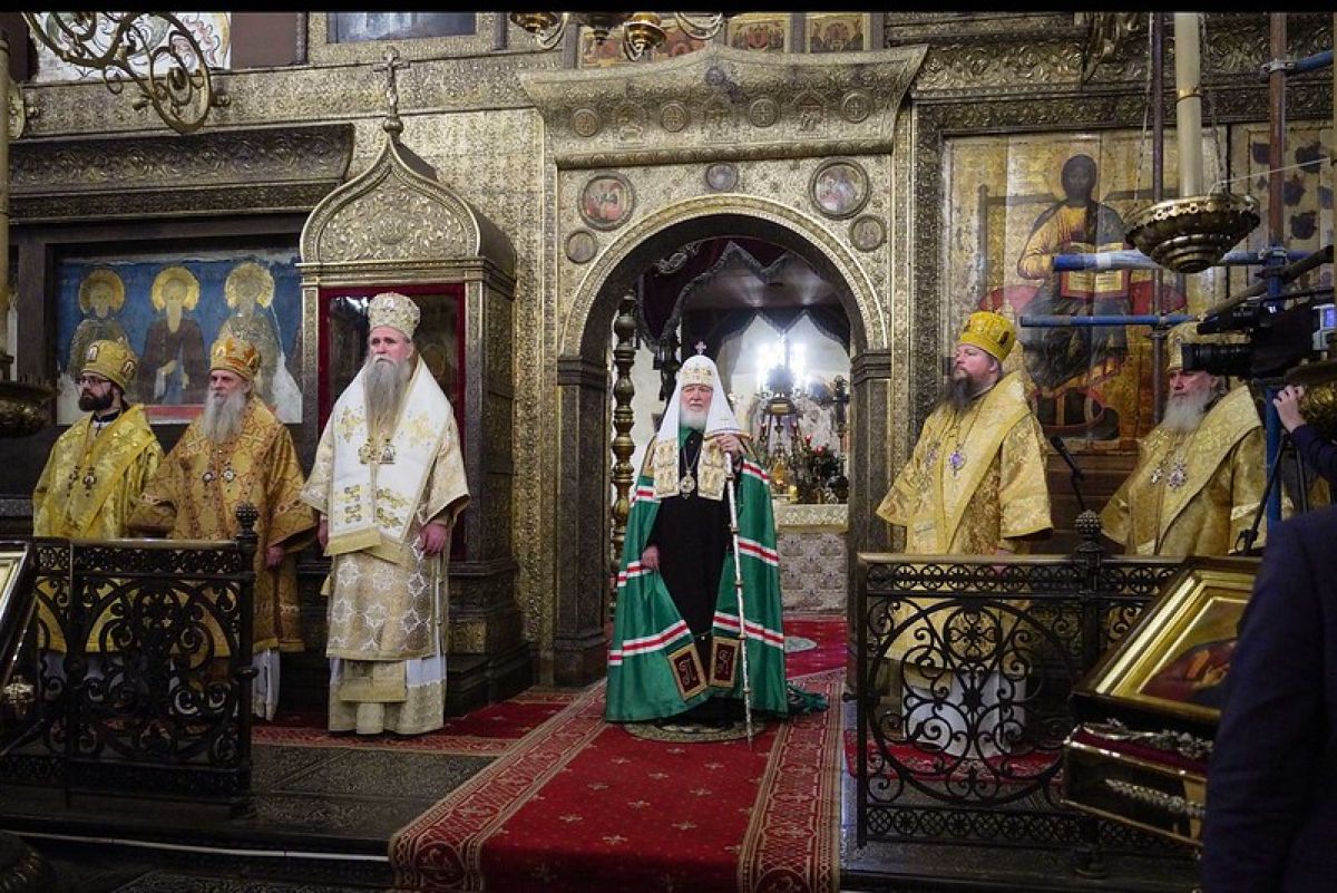 Mitropolit Joanikije i episkop Jovan služili liturgiju sa patrijarhom Kirilom u Moskvi