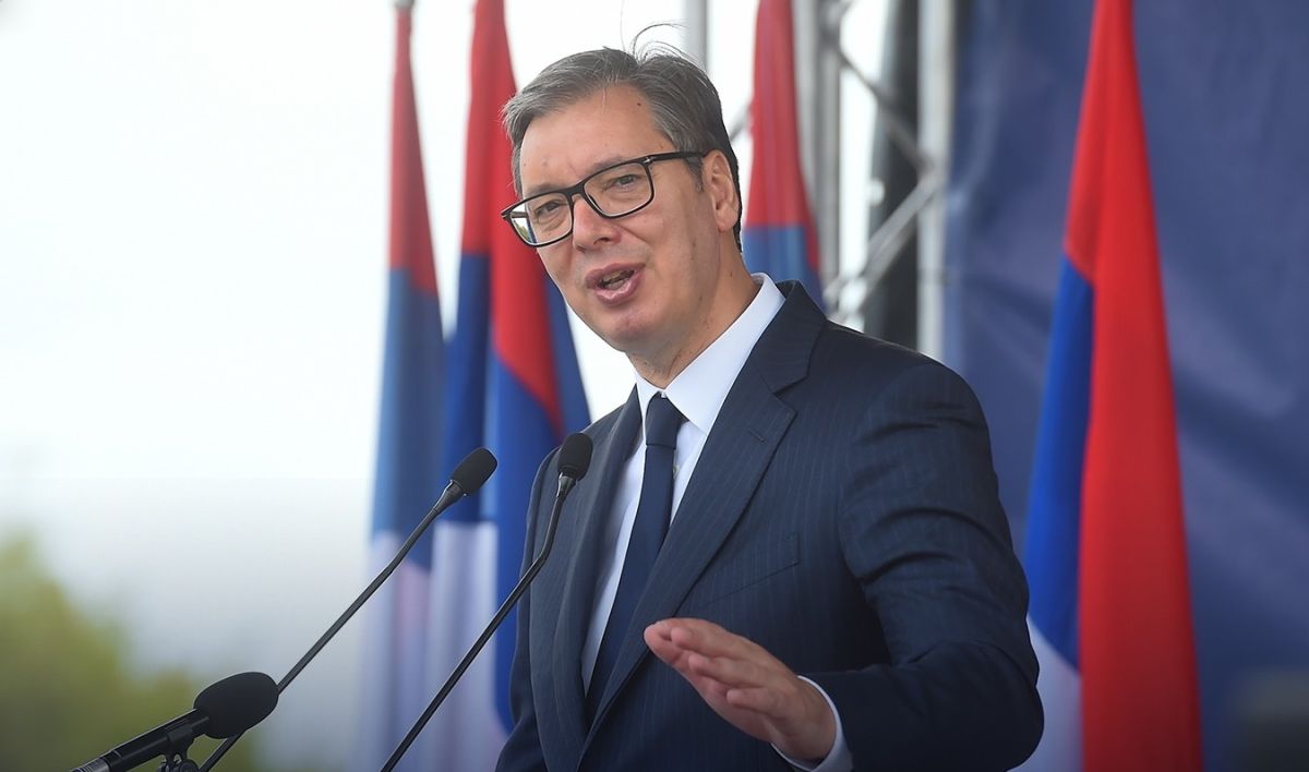Vučić iz Tirane: Dobra prilika da čuvamo interese Srbije; Bolje biti za stolom, nego na meniju