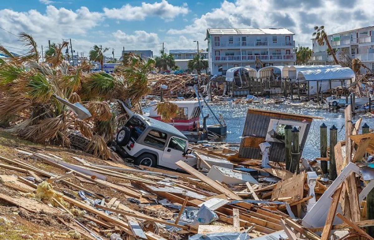 U udaru uragana Ijan u SAD najmanje 107 poginulih