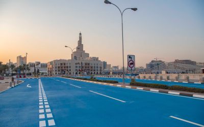 Zašto su neki putevi u Kataru ofarbani plavom bojom