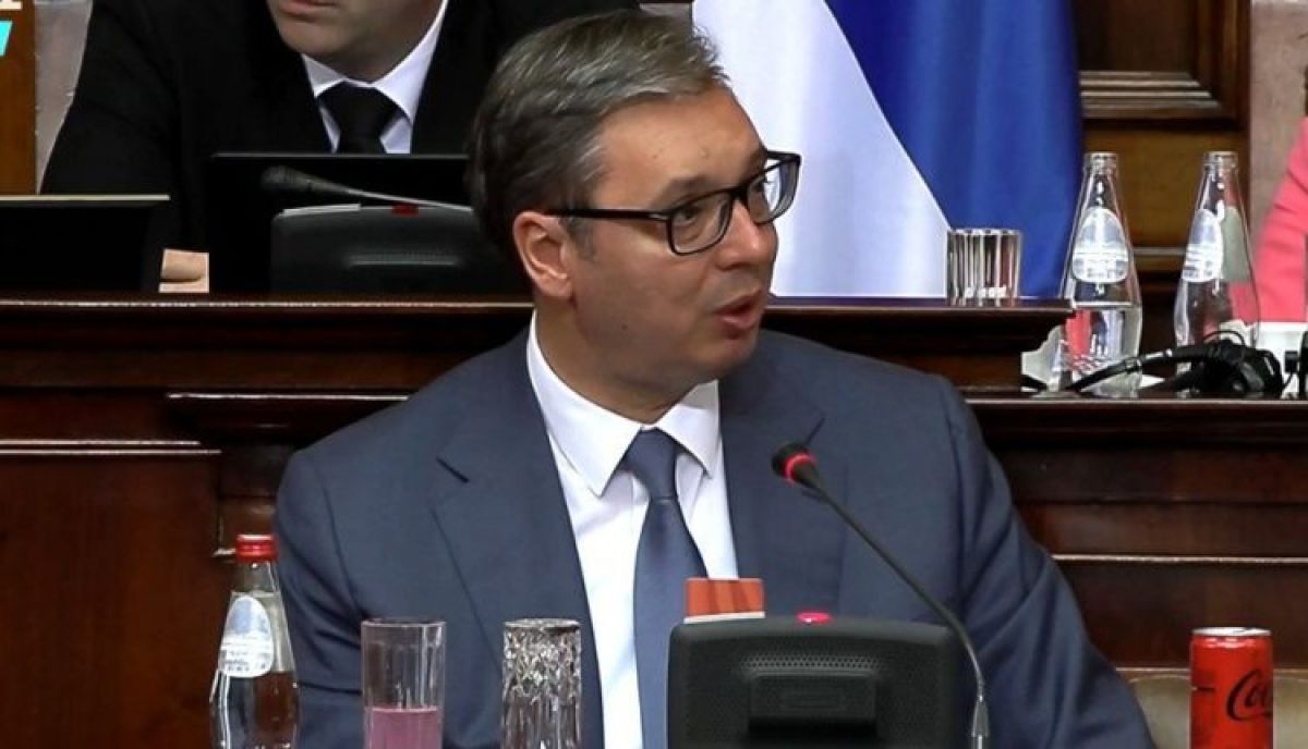 Vučić predstavio plan od 10 tačaka za odbranu Srbije