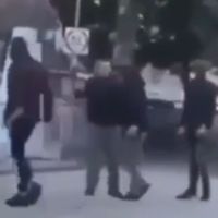VIDEO – Trojica maskiranih dječaka napala vršnjaka ispred OŠ Sutjeska, tukli ga i šipkom!