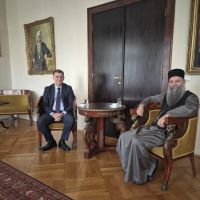 Komnenović sa patrijarhom Porfirijem razgovarao o obnovi manastira na Miholjskoj prevlaci