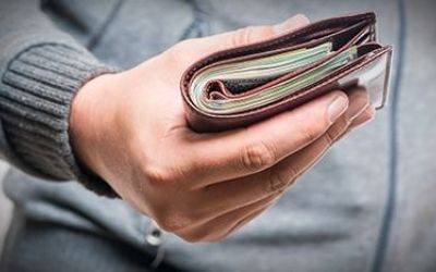Poreska uprava: Da nije bilo povećanja plata i penzija životni standard bi bio znatno narušen