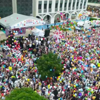VIDEO – Hiljade neznanaca slavilo pobjedu dječaka nad rakom