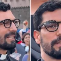 VIDEO – Žene poludjele zbog brazilskog sveštenika, gore mreže