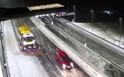 VIDEO – Monteput upozorio: Strogo zabranjeno voziti između dva snjegočistača i preticati ih