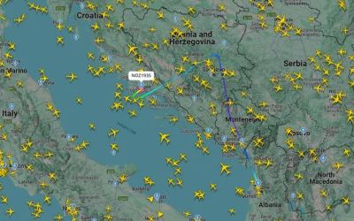 Drama na nebu iznad Splita: Avion prisilno sletio zbog napuklog stakla