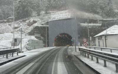 FOTO – Vozite oprezno: Ima snijega, putevi klizavi…