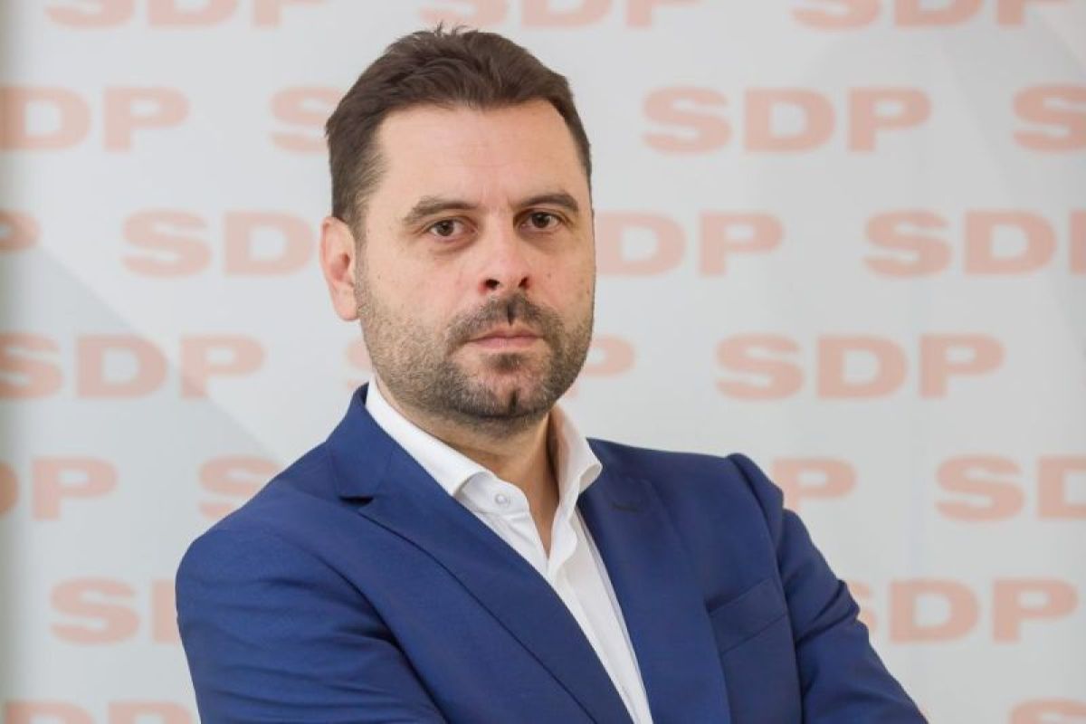 Vujović: Radunoviću ne smeta DPS ako mogu da zadrže mjesta po dubini