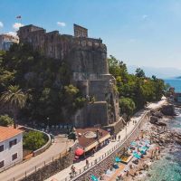 Herceg Novi: Uhapšen Rus na Debelom brijegu, kupio vozačku za 300 dolara u Dubaiju