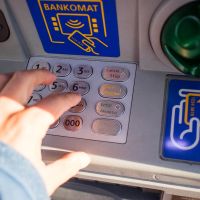 Provizije od tri do pet eura na bankomatima veliki izdatak za plitak džep