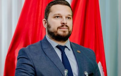 Mikić: Zaposleni u Nacionalnim parkovima i dalje ne primaju platu, vlast ih ostavila na cjedilu