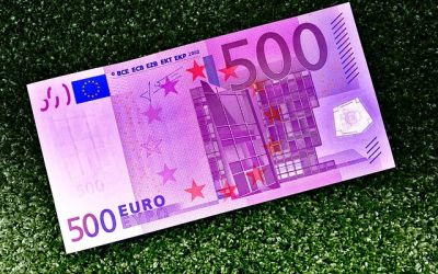 Nesvakidašnja situacija na svadbi u Srbiji: Mladencima poklonio lažnih 500 eura, pa tražio kusur