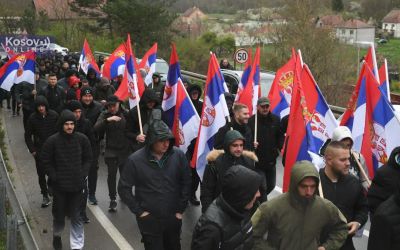 Srbi sa Kosova krenuli pješke ka Beogradu