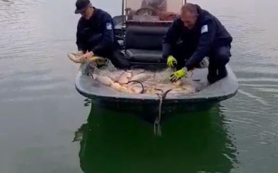 (VIDEO) Krivolovci zatečeni na jezeru, pa pobjegli