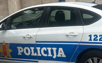 Bar: Djevojka povrijeđena, vozač automobila pobjegao nakon nezgode