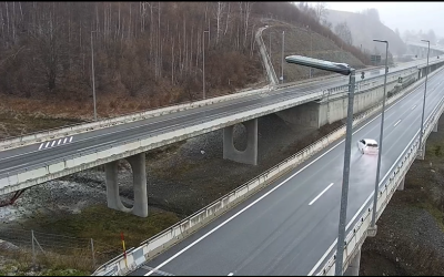 VIDEO – Pukom srećom izbjegnuta teška nesreća na auto-putu: Na put ne krećite bez zimskih guma!