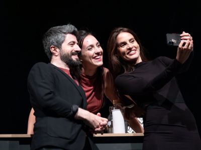 FOTO – Cetinjski Pozorišni festival na otvorenom počeo emotivnom predstavom „Top prijatelji“