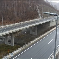 VIDEO – Pukom srećom izbjegnuta teška nesreća na auto-putu: Na put ne krećite bez zimskih guma!