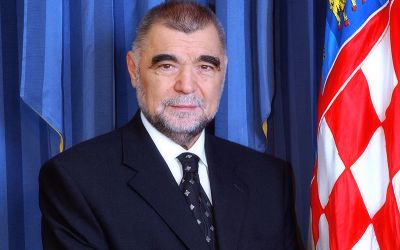 Mesić: Samo slijepac može da negira genocid nad Srbima