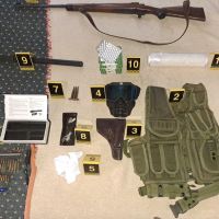 Pretres u Danilovgradu: Uhapšen mladić, pronađeni pištolj, pendrek, plastična maska za lice…