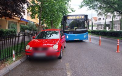 Stari aerodrom: Nepropisno parkirano vozilo blokiralo gradski autobus