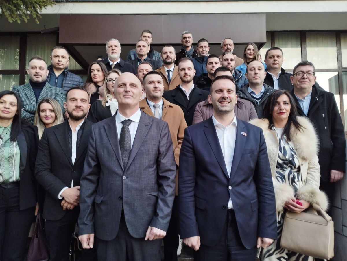 PES predao izbornu listu u Nikšiću: Spajić listu nazvao ubjedljivo najboljom