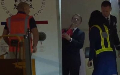 VIDEO – Čitač usana otkrio šta je Brižit rekla Makronu nakon „šamara“