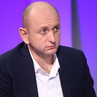 Knežević: Na poslaničkoj listi Evrope sad ima Đukanovićevih i Roćenovih vedeta; Stranci hoće da spoje PES i DPS