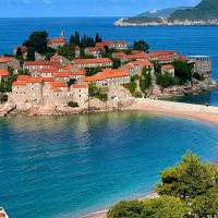 Statis izgubio plažu uz grad hotel Sveti Stefan