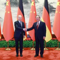 Kineski premijer razgovarao sa njemačkom kancelarom i pozvao na novi nivo bilateralnih odnosa