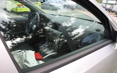 “Stranac kao vozač u Crnoj Gori”: Iz bizarnog razloga pljuvali i udarali po automobilu turiste