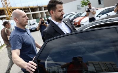 Traži se luksuzno vozilo za Milatovićevu službu: Metalik crni SUV, kožna sjedišta, zatamnjena stakla…