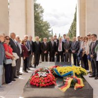 Ambasador Felten i predstavnici SUBNOR-a položili vijence na spomenik Partizanu borcu