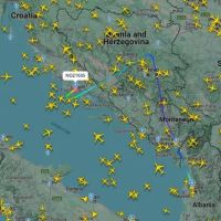 Drama na nebu iznad Splita: Avion prisilno sletio zbog napuklog stakla