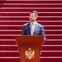 FOTO – Milatović posthumno odlikovao Duška Jovanovića, potom Ćalović Marković, Dejana Savićevića, Mirsada Serhatlića…