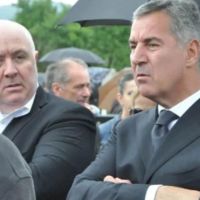 Đukanović državnim novcem spasio Prvu banku