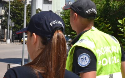 Saobraćajcima najčešće prijete sa „ne znaš ti ko sam ja“