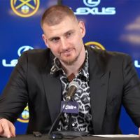 Jokić se poslije utakmice života pojavio u leopard košulji: „Lagaću unuke“