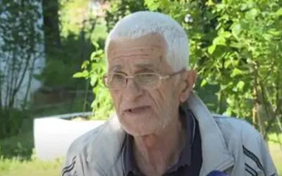 Penzionisani domar nikšićke Gimnazije tvrdi da ga učenici i dalje napadaju, poziva Jakšić Stojanović da se sastanu