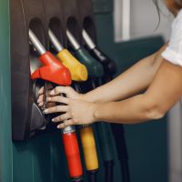Od ponoći nove cijene: Eurodizel skuplji cent, lož ulje dva