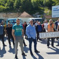 Blokada u Nikšiću zbog zabrane sječe u privatnim šumama: „Moramo da izdržavamo porodice“