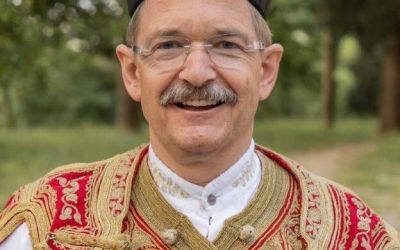 VIDEO – Njemački ambasador u crnogorskoj nošnji čestitao Dan nezavisnosti