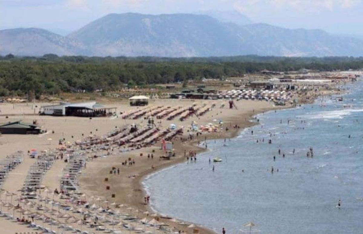 Koalicija NVO: Nije kasno da pokažete da radite za građane, a ne za privatne interese, simboličan poklon – pješčani sat