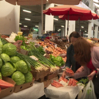 Kupci nezadovoljni: Cijene na pijacama visoke, skuplje nego u supermarketima